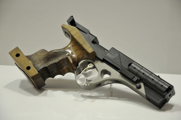 Domino 6007 KK Sportpistole