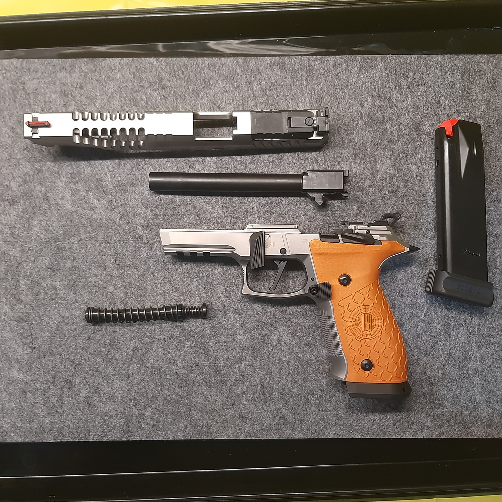 09 - Steyr ATC Rock 6"  zerlegt